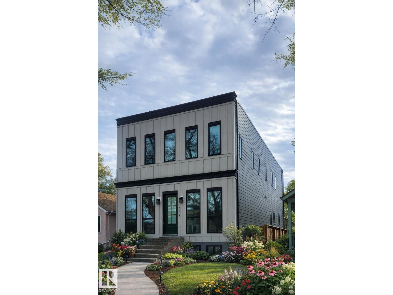 9807 90 AV NW, Edmonton