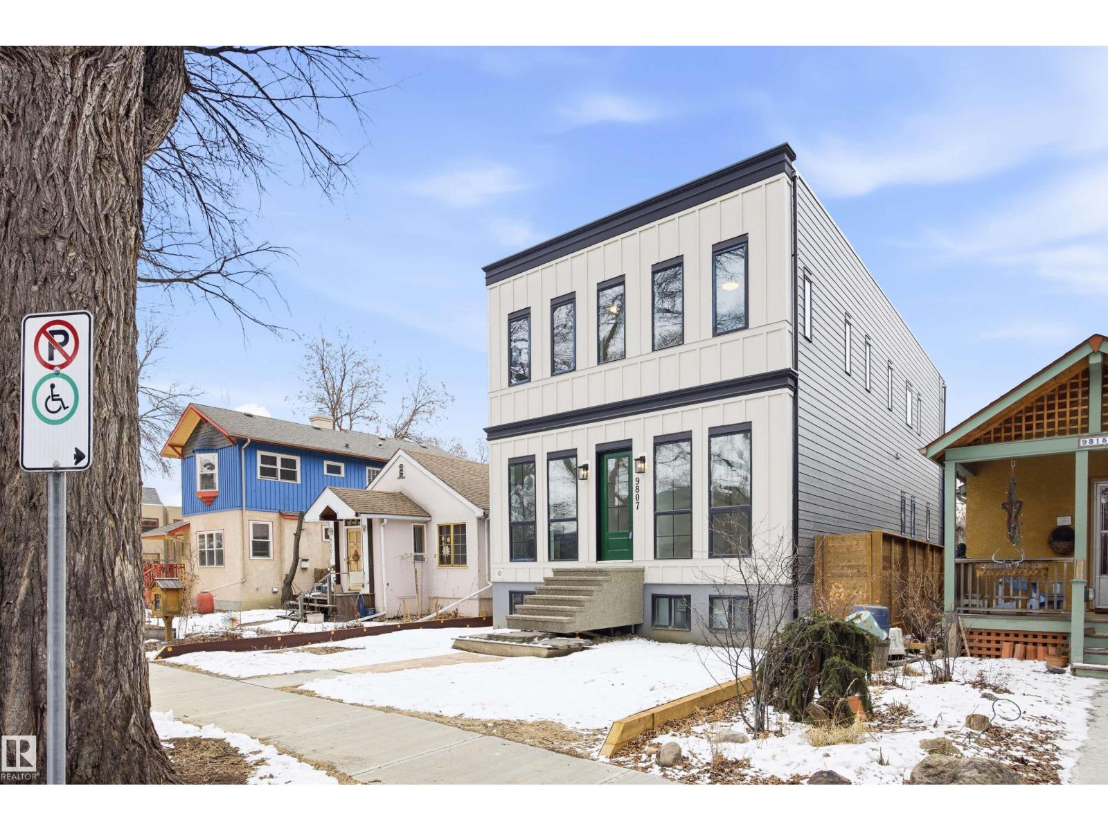 9807 90 AV NW, Edmonton
