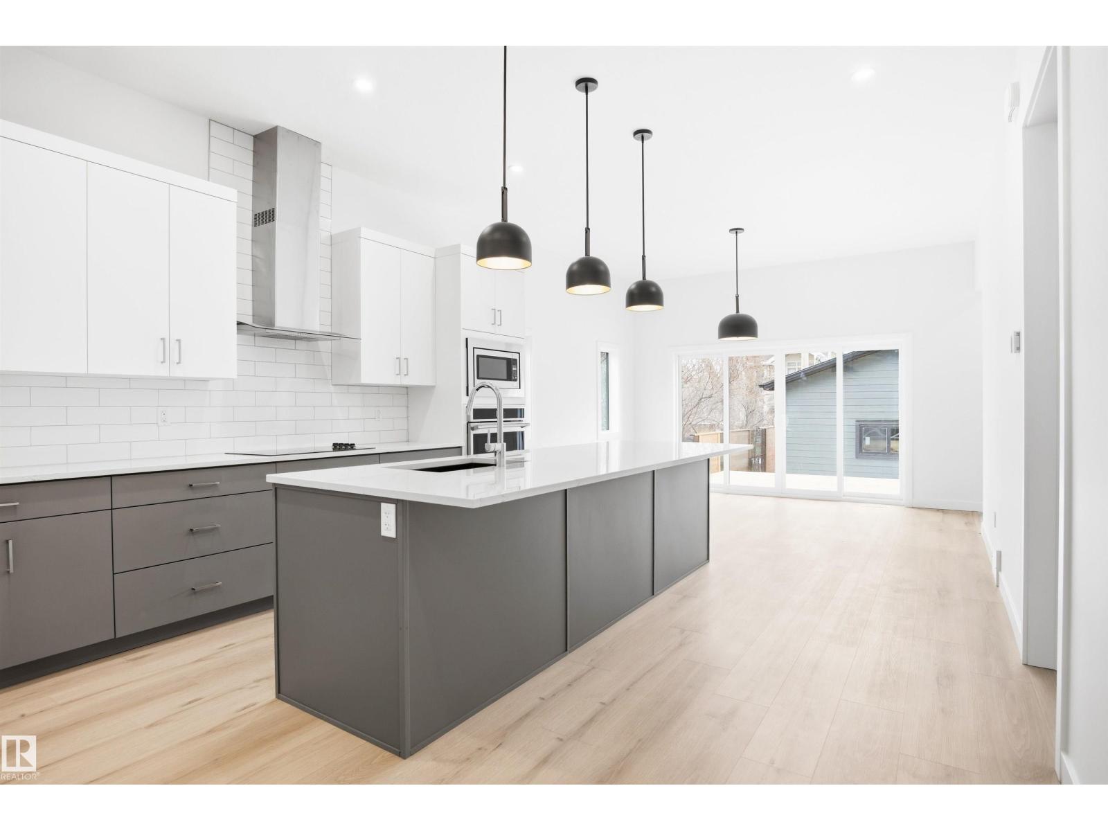 9807 90 AV NW, Edmonton