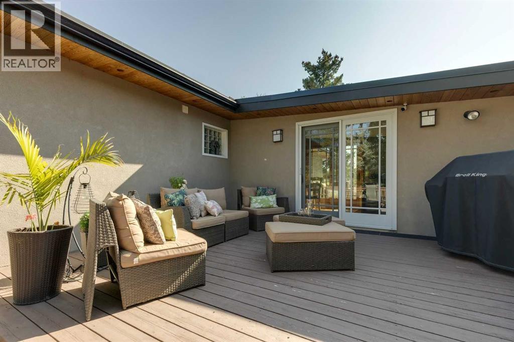 Single Family House Bungalow for Sale in  Vardana Place NW Varsity Calgary 