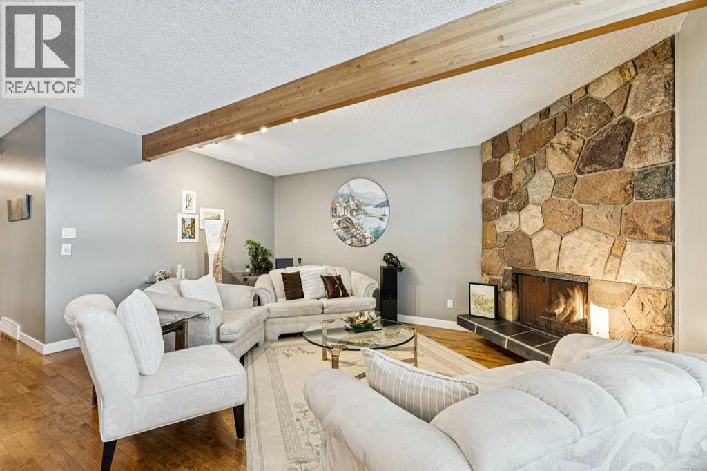 Single Family House Bungalow for Sale in  Vardana Place NW Varsity Calgary 