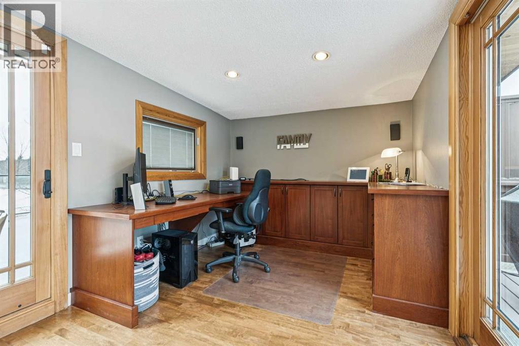 Single Family House Bungalow for Sale in  Vardana Place NW Varsity Calgary 