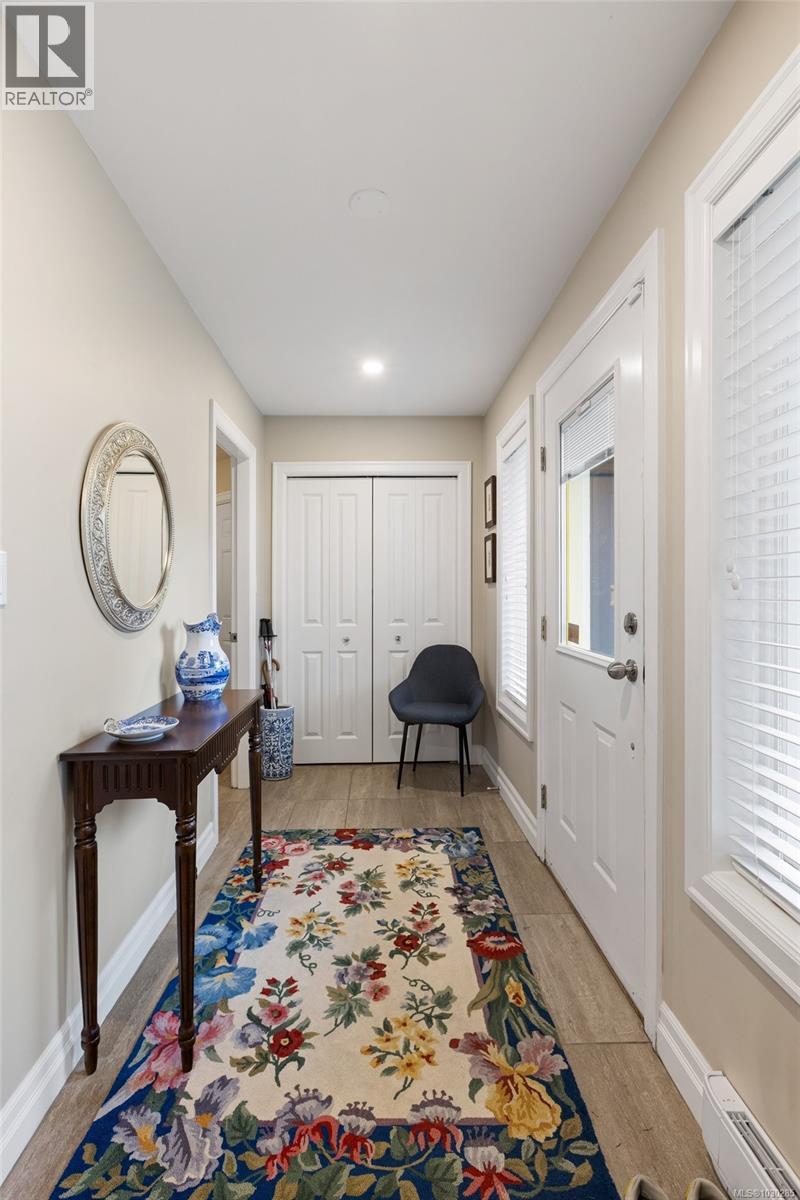  3982 Bel Nor Place, Saanich