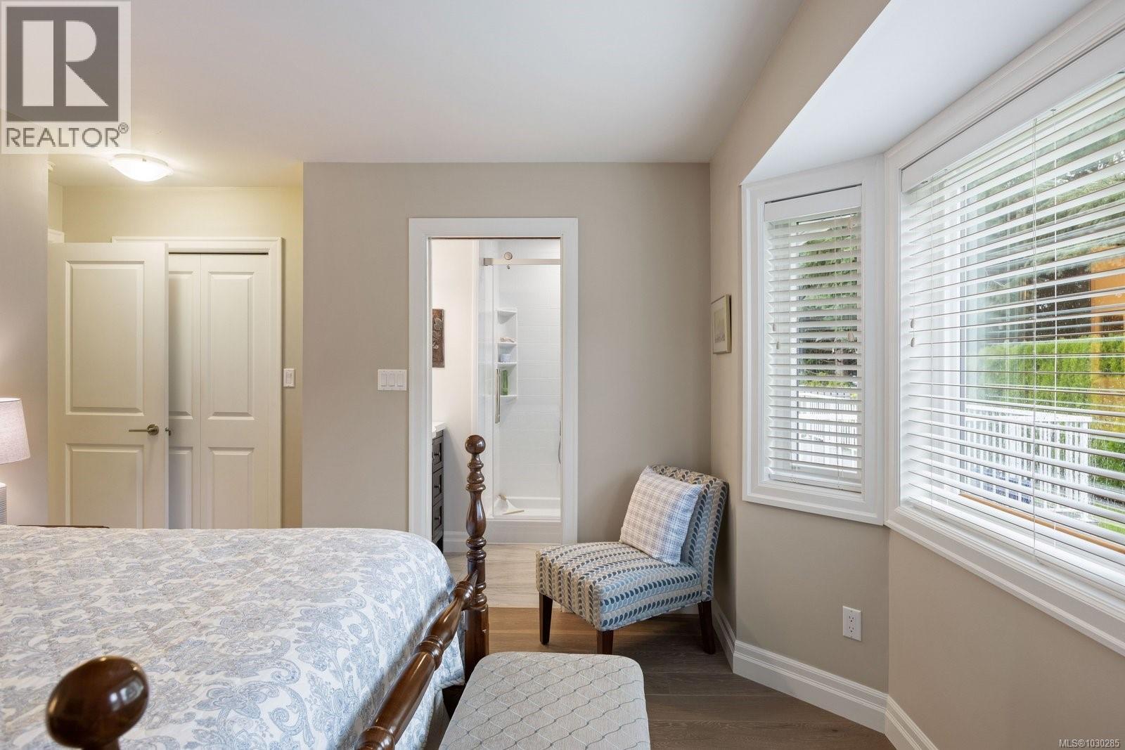  3982 Bel Nor Place, Saanich