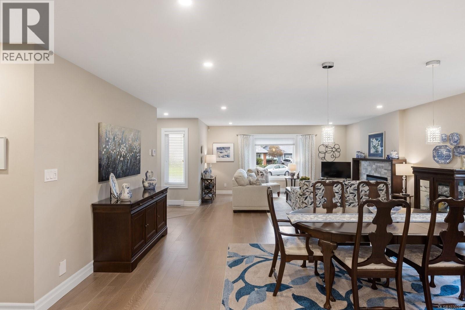  3982 Bel Nor Place, Saanich