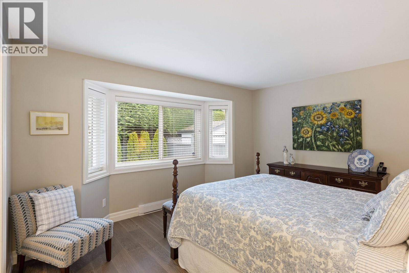  3982 Bel Nor Place, Saanich