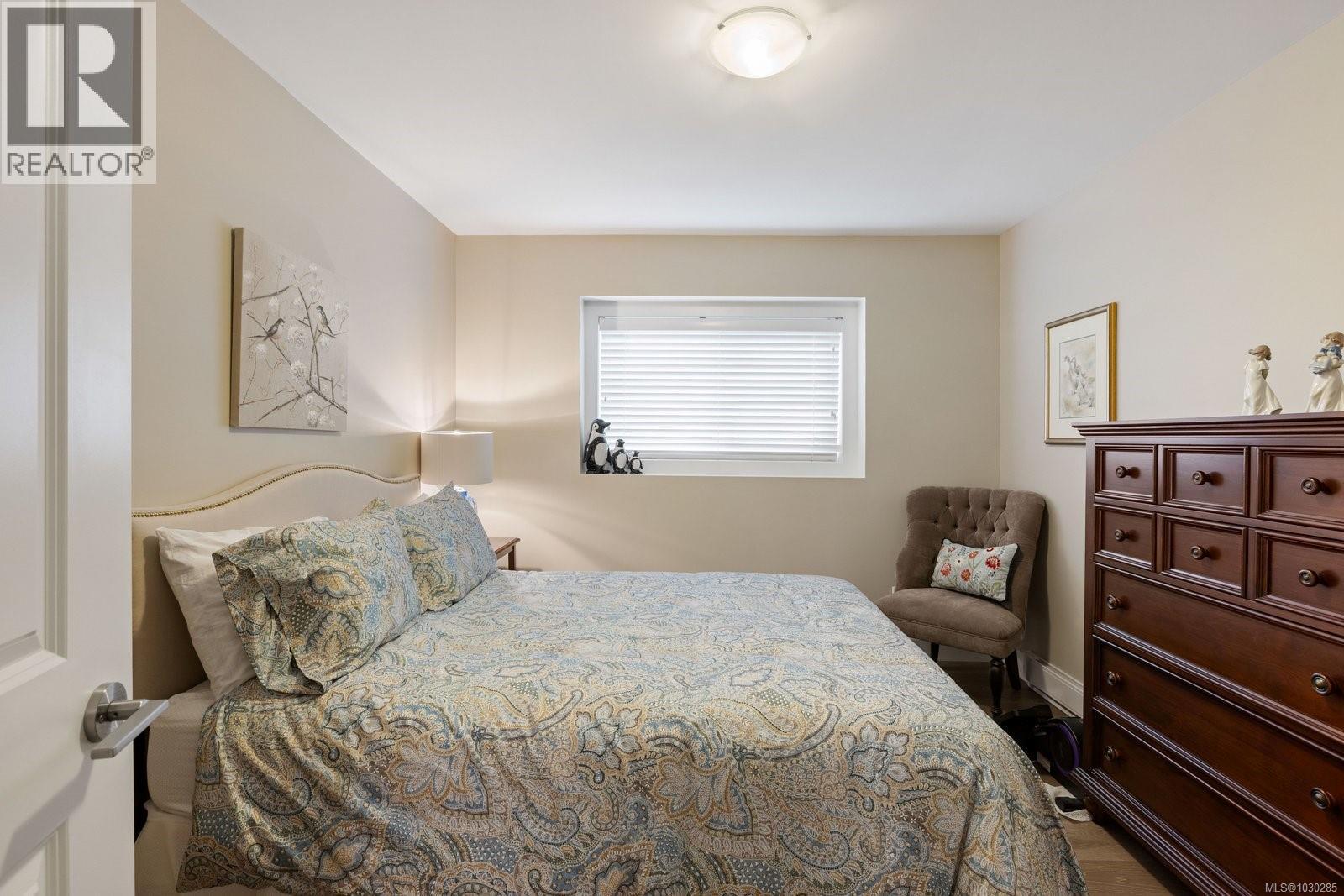  3982 Bel Nor Place, Saanich