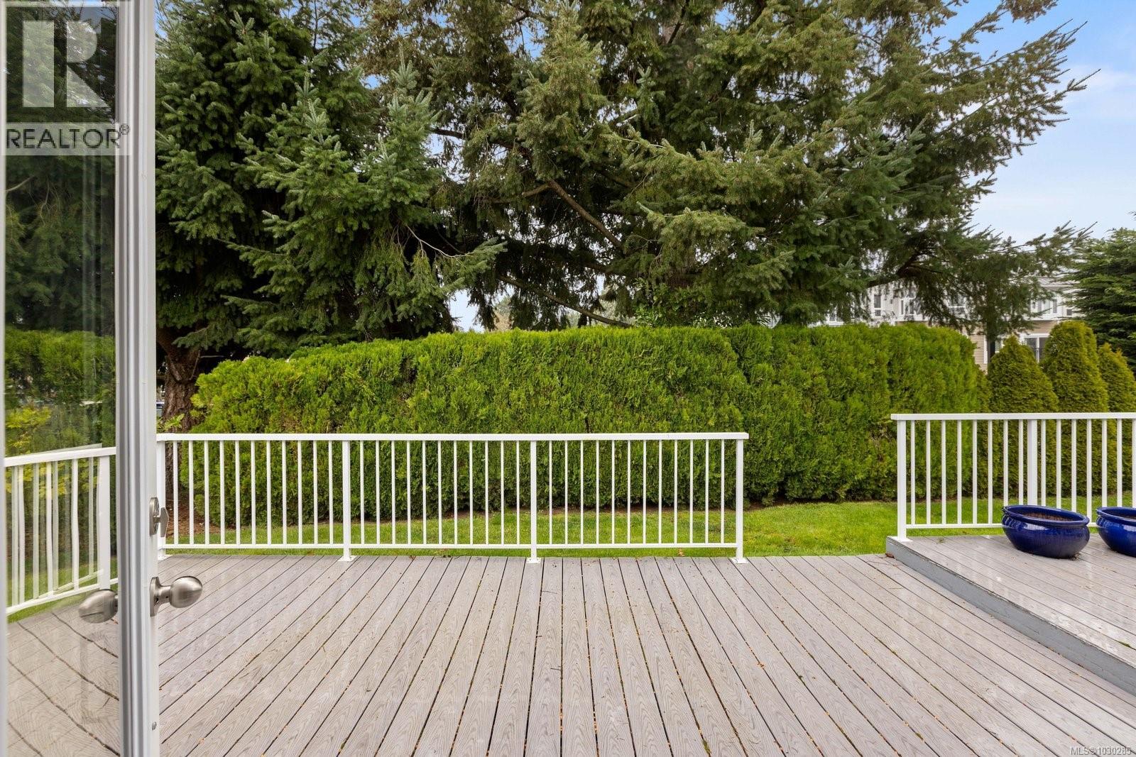  3982 Bel Nor Place, Saanich