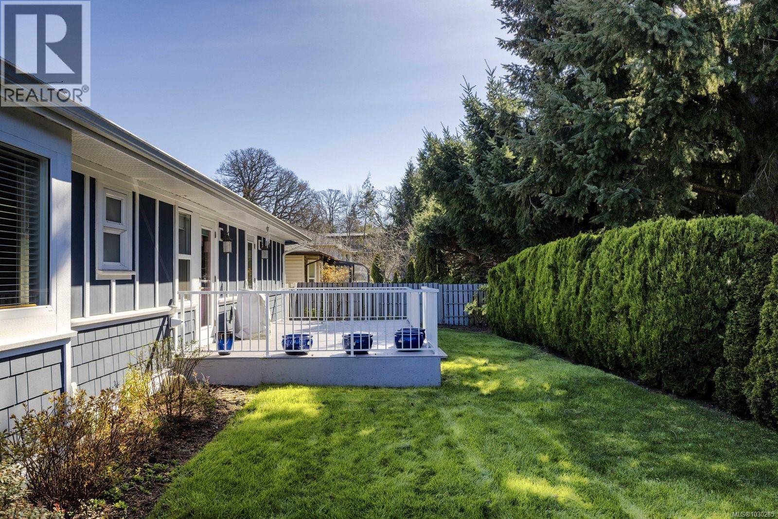  3982 Bel Nor Place, Saanich