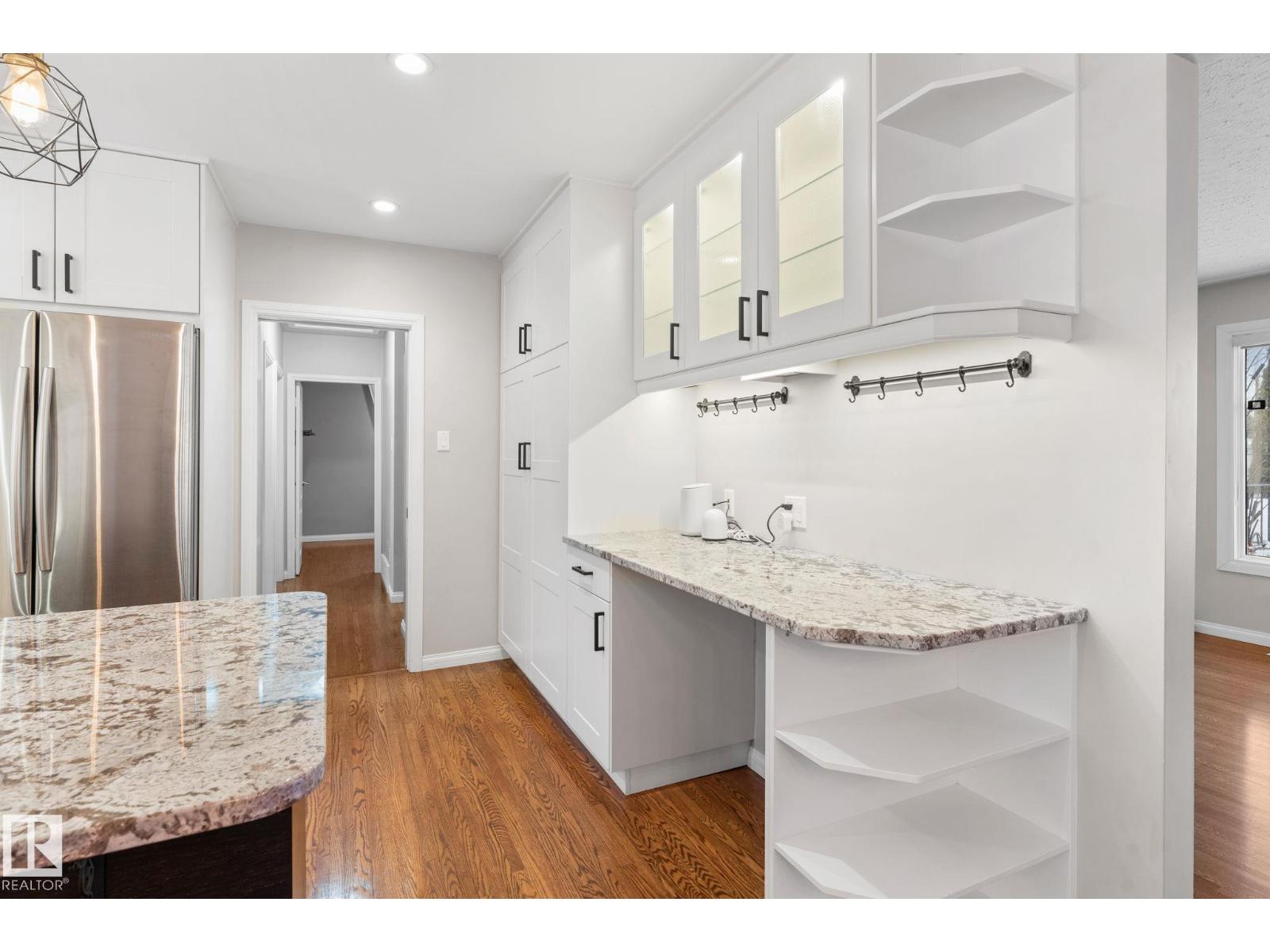 11712 48 AV NW, Edmonton