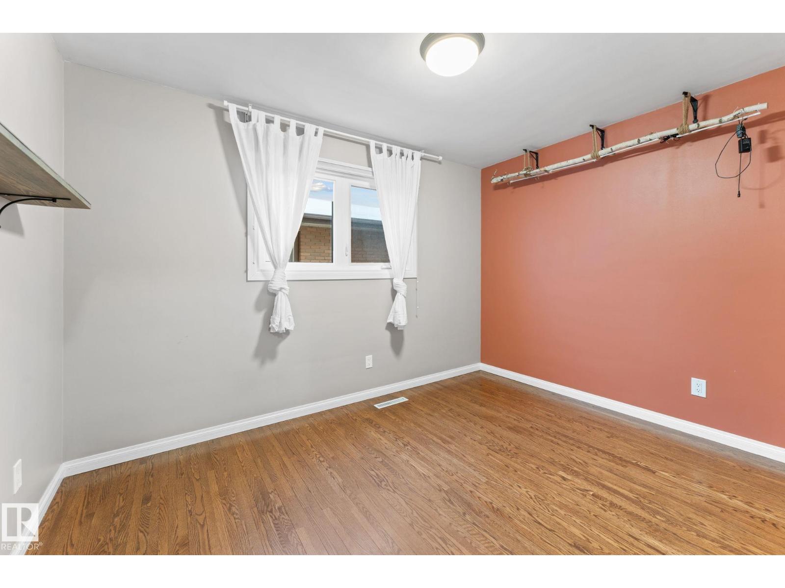 11712 48 AV NW, Edmonton