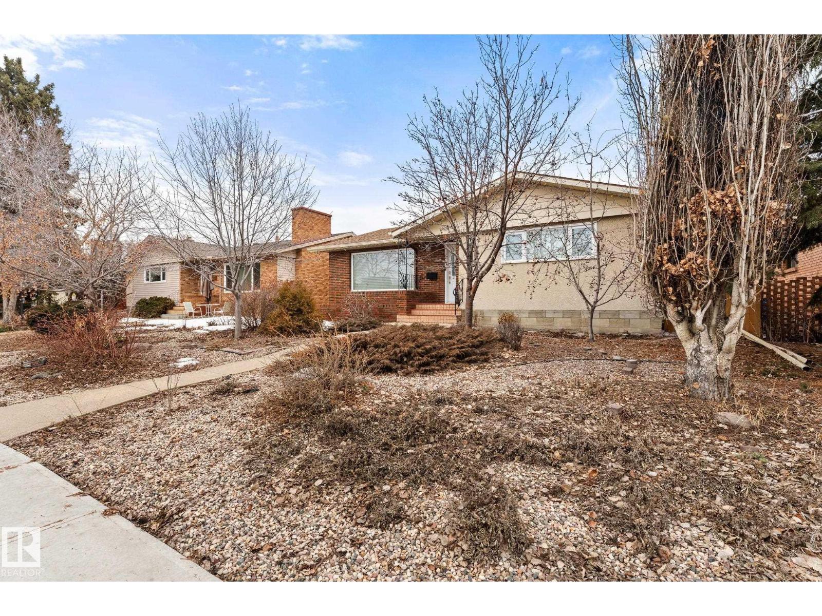 11712 48 AV NW, Edmonton