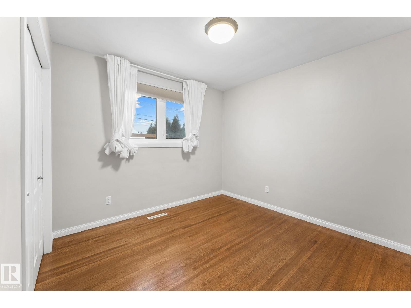 11712 48 AV NW, Edmonton