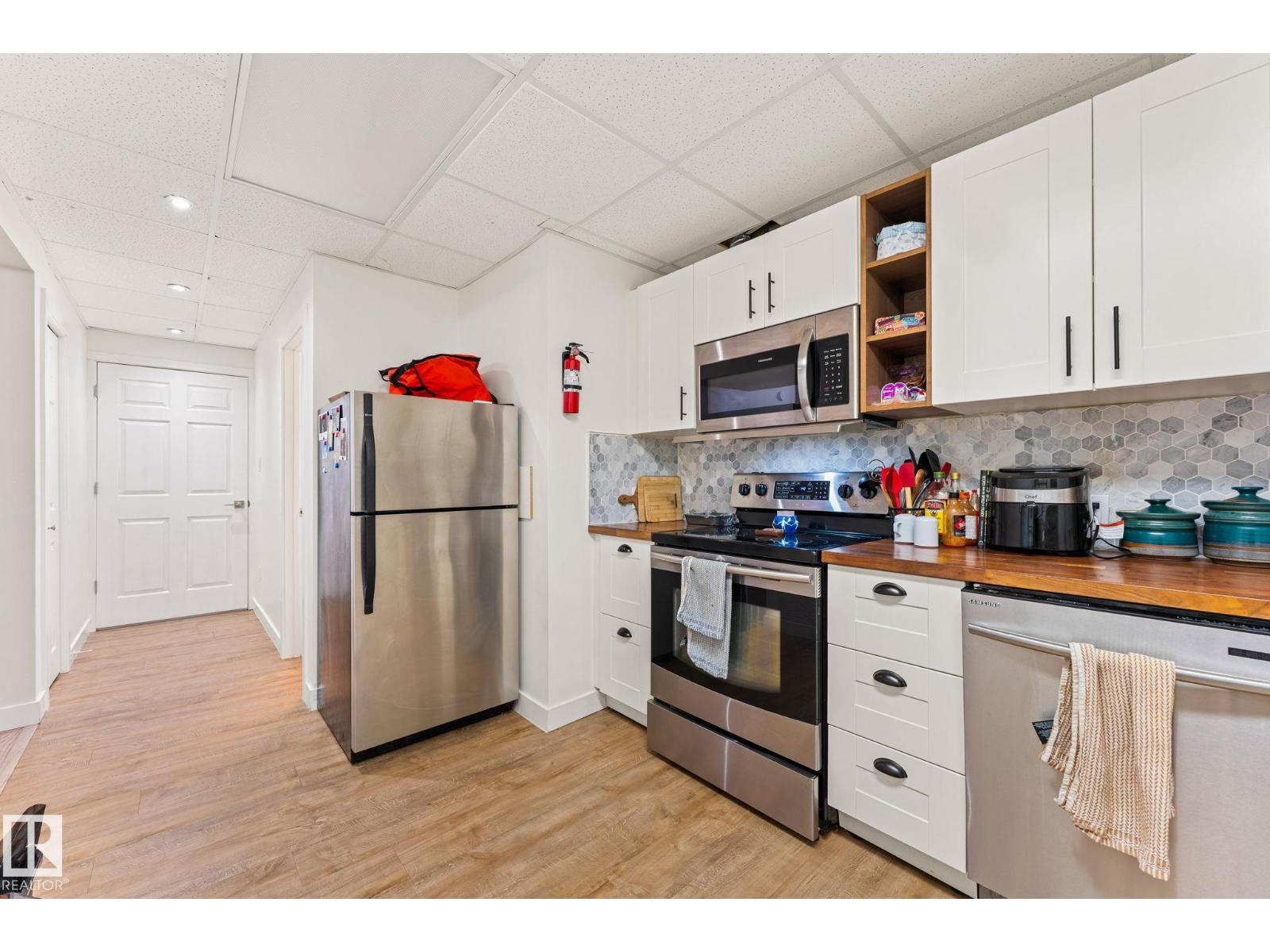 11712 48 AV NW, Edmonton