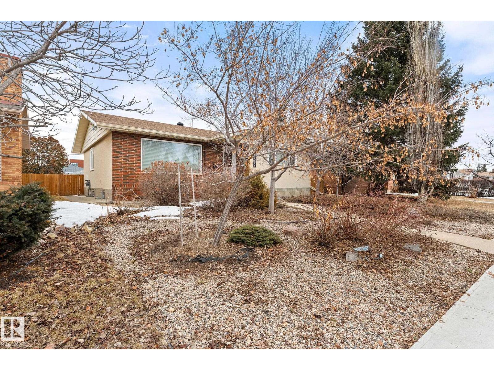 11712 48 AV NW, Edmonton