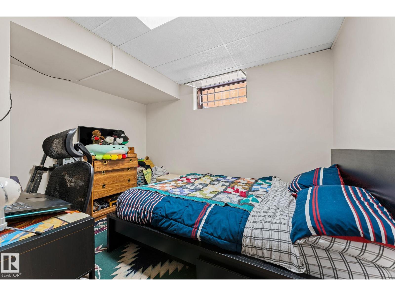 11712 48 AV NW, Edmonton