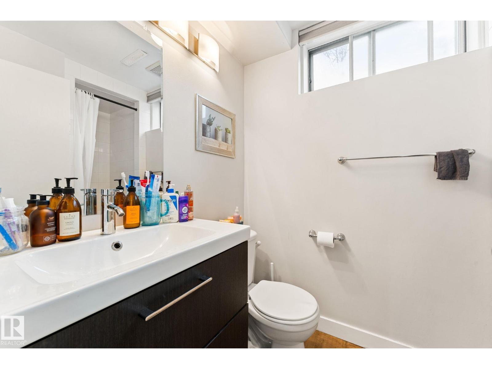 11712 48 AV NW, Edmonton