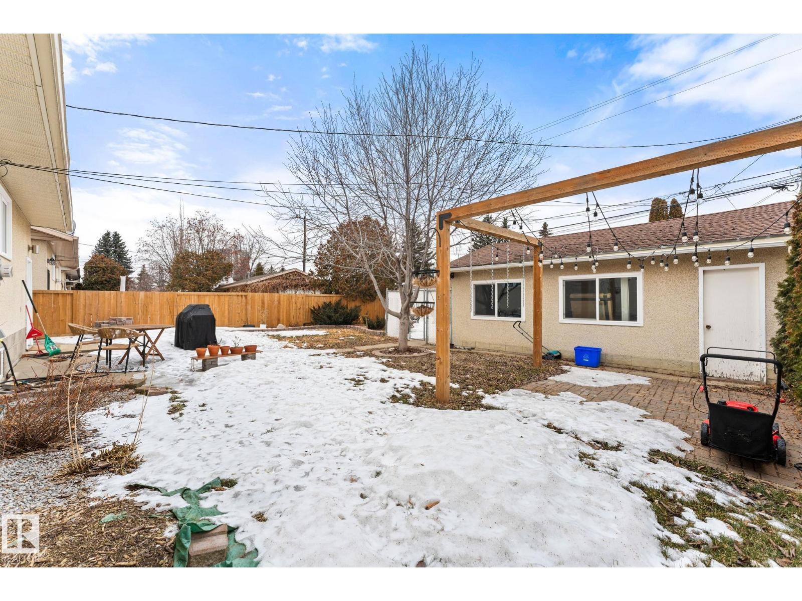 11712 48 AV NW, Edmonton