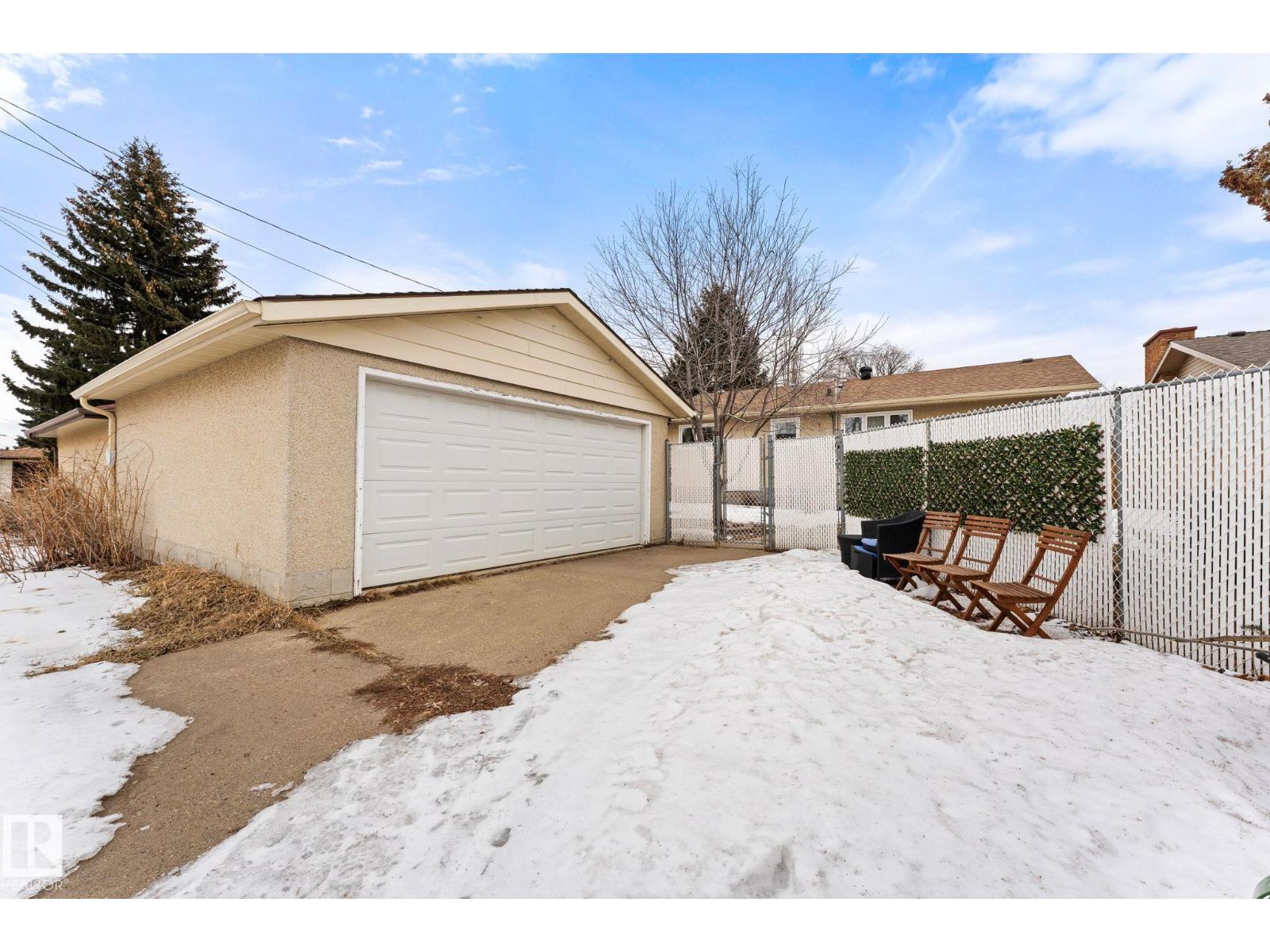 11712 48 AV NW, Edmonton