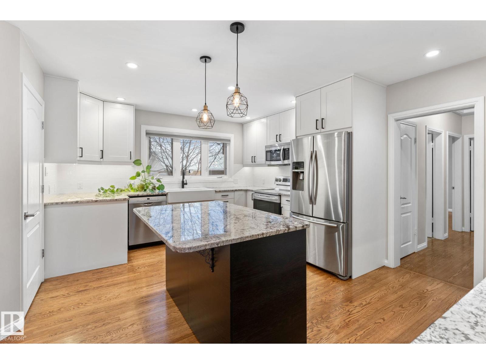 11712 48 AV NW, Edmonton