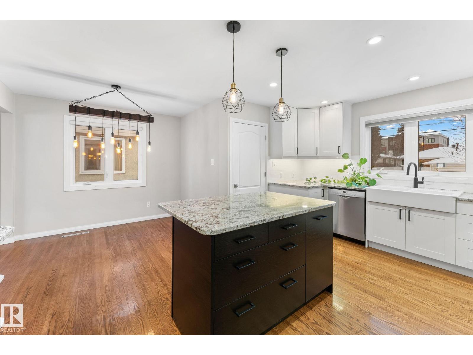 11712 48 AV NW, Edmonton