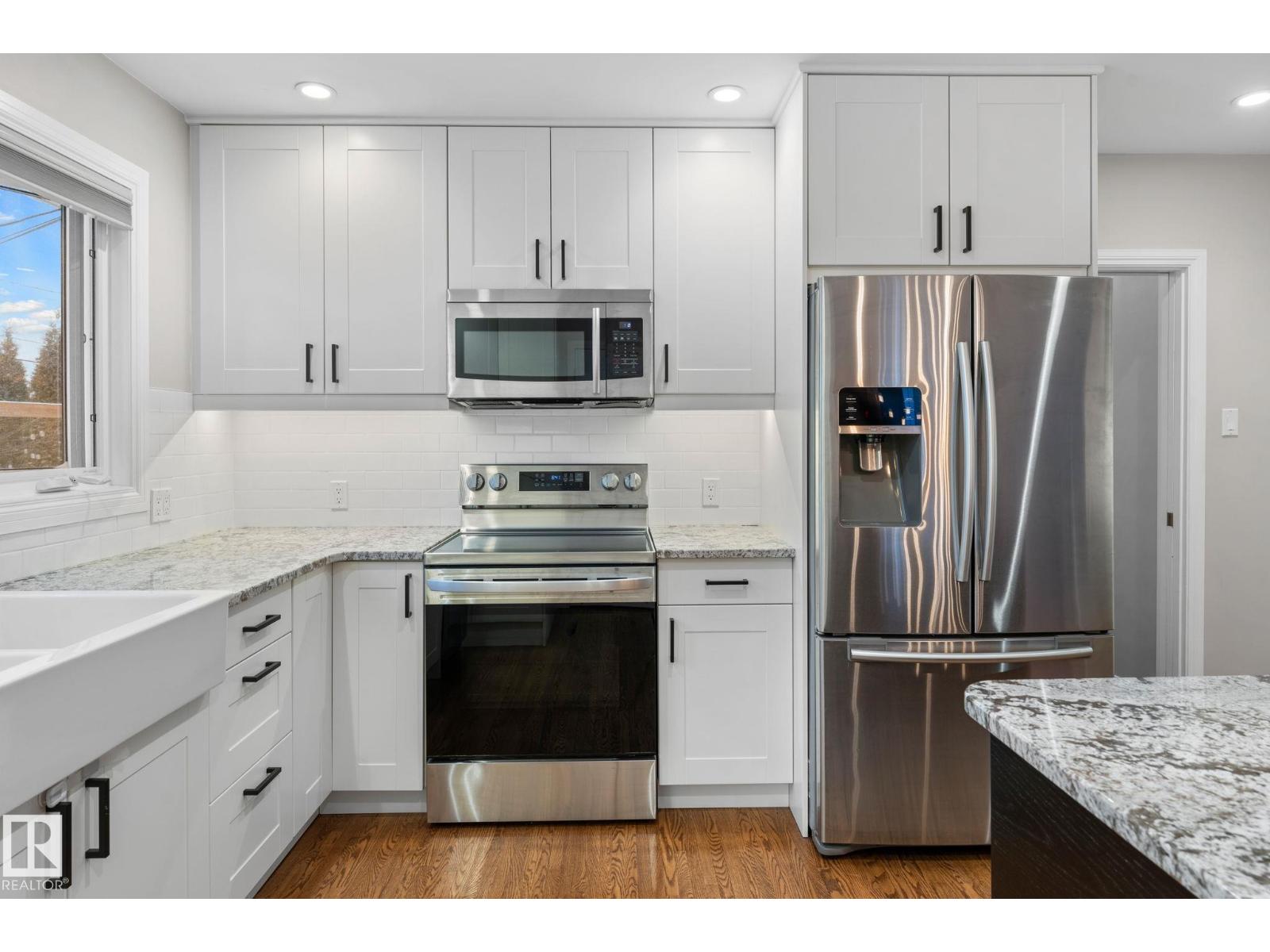 11712 48 AV NW, Edmonton