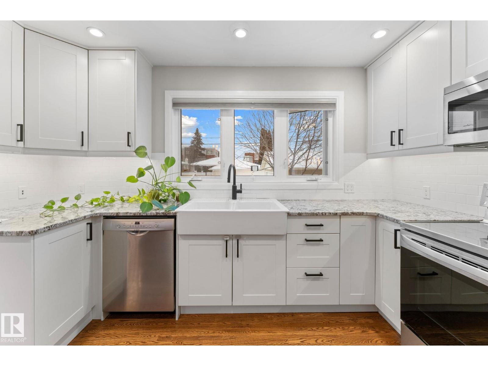 11712 48 AV NW, Edmonton