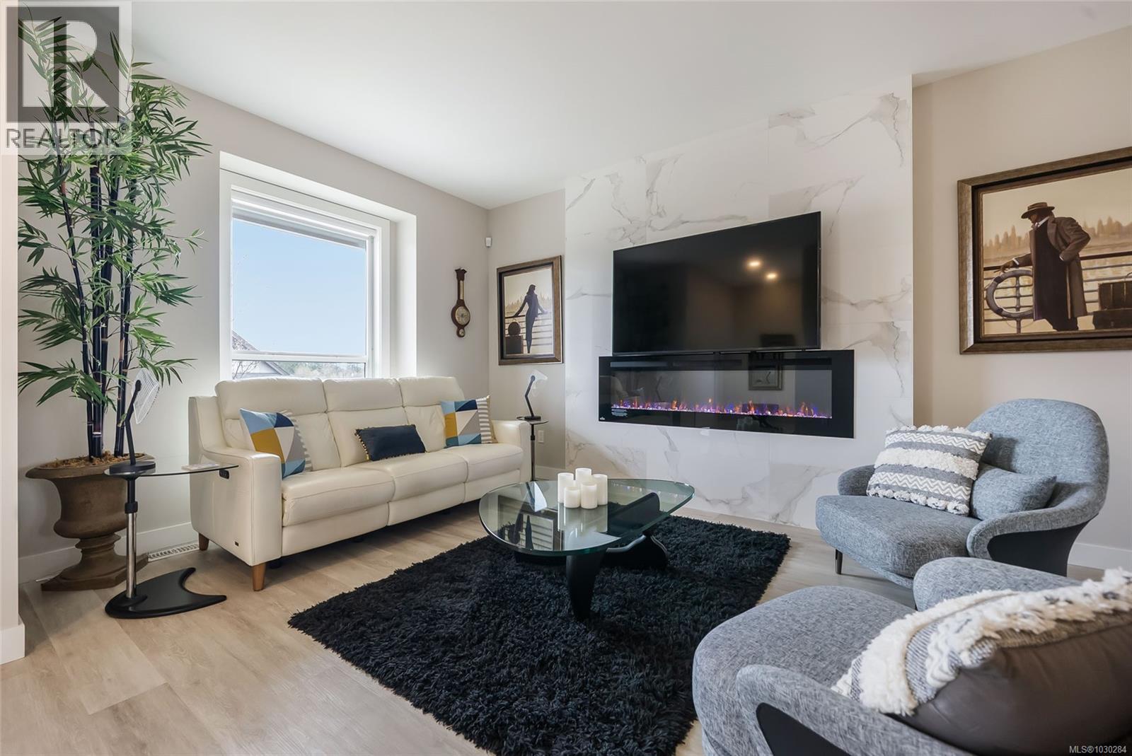 739 BRIARWOOD DR - Image 2