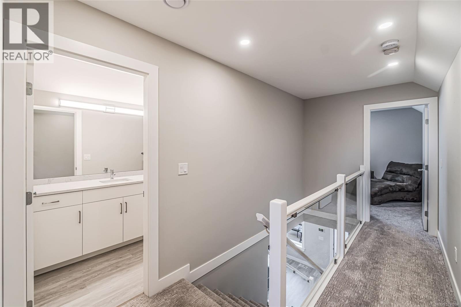 739 BRIARWOOD DR - 28