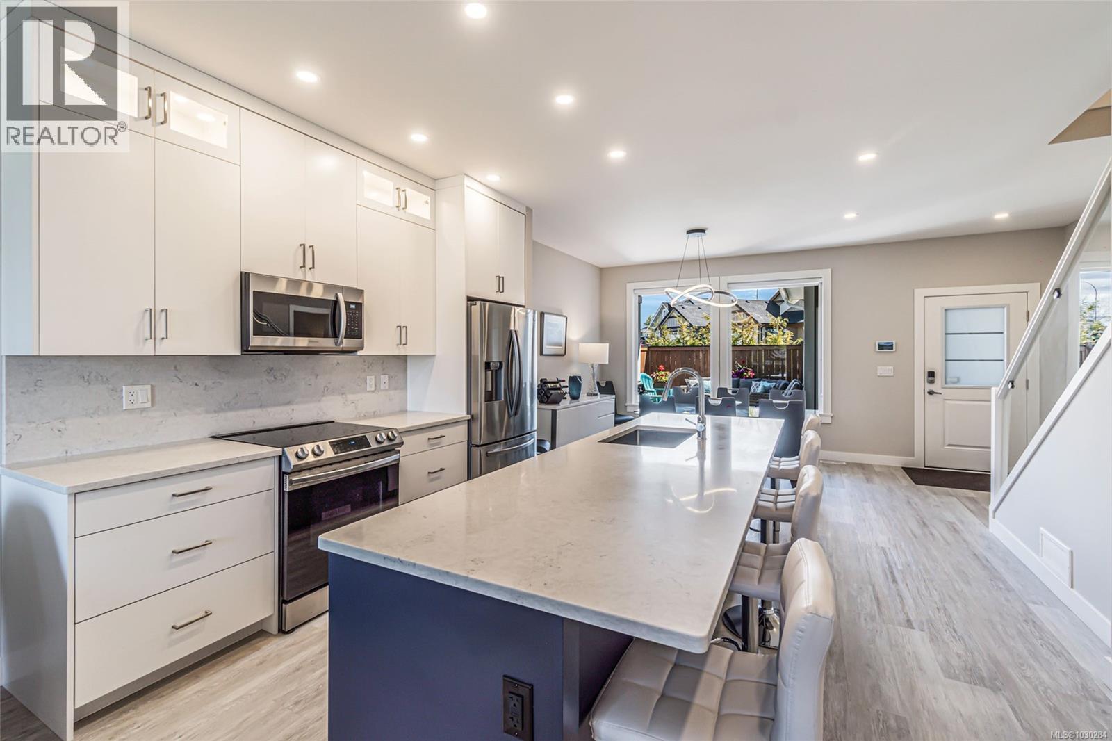 739 BRIARWOOD DR - 4