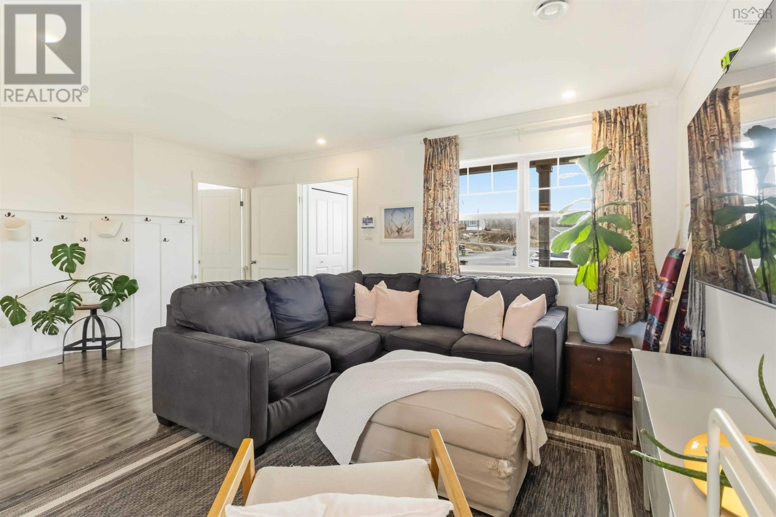 Property 28 of 34 of 24 Gooseberry Close