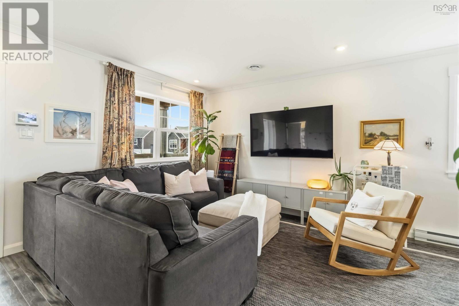 Property 3 of 34 of 24 Gooseberry Close