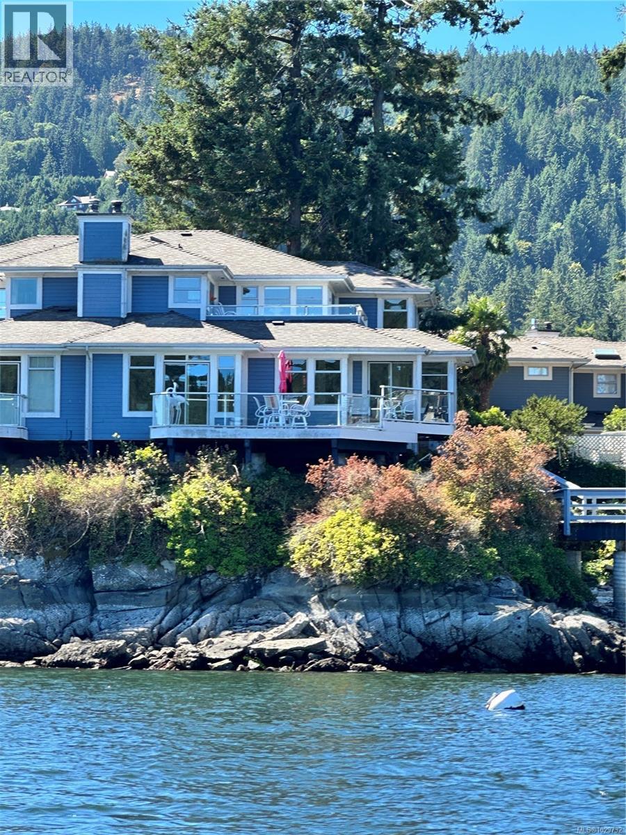 #9 111 Fulford-Ganges Rd - 1