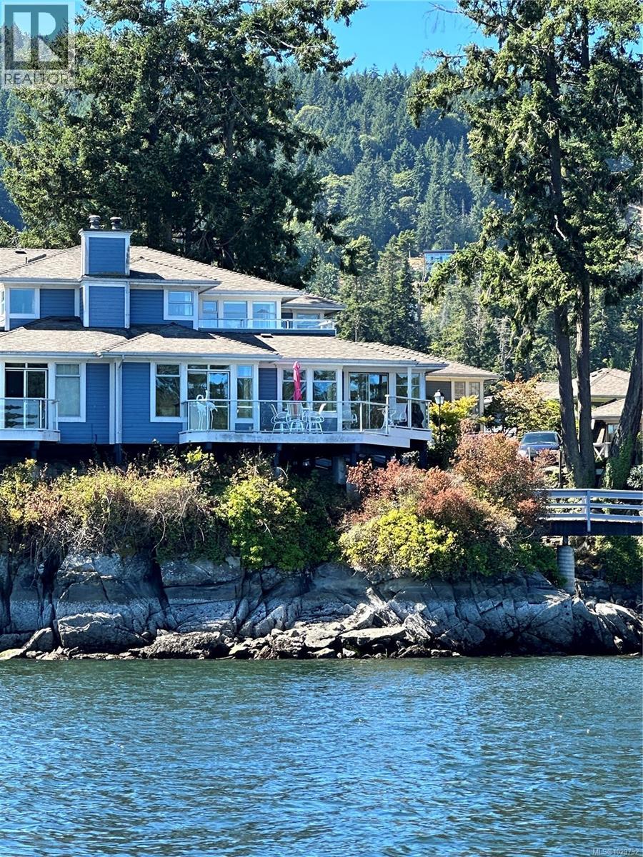 #9 111 Fulford-Ganges Rd - 52
