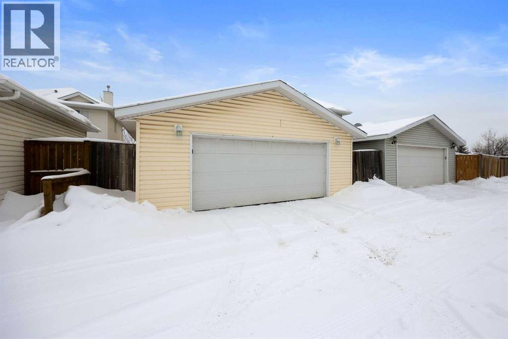 
          209 Pickles Crescent
            <br/>
            <span>Fort McMurray</span>
            , 
            <span>AB</span>
             <span>T9K2T7</span>
         - Photo 16