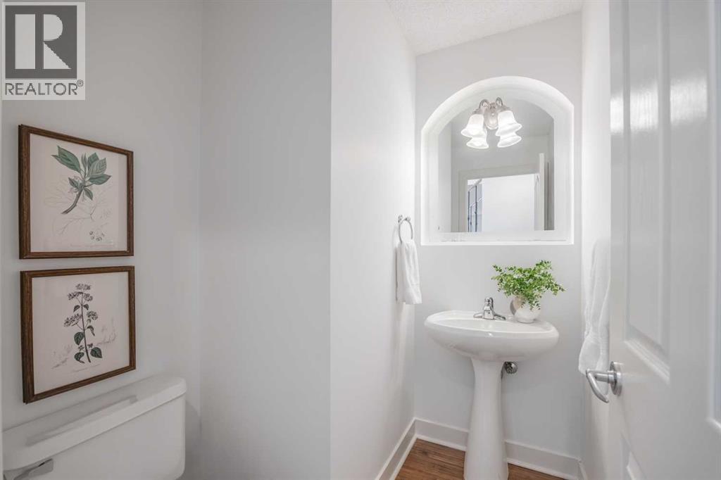 7936 Springbank Boulevard SW, Calgary, Alberta