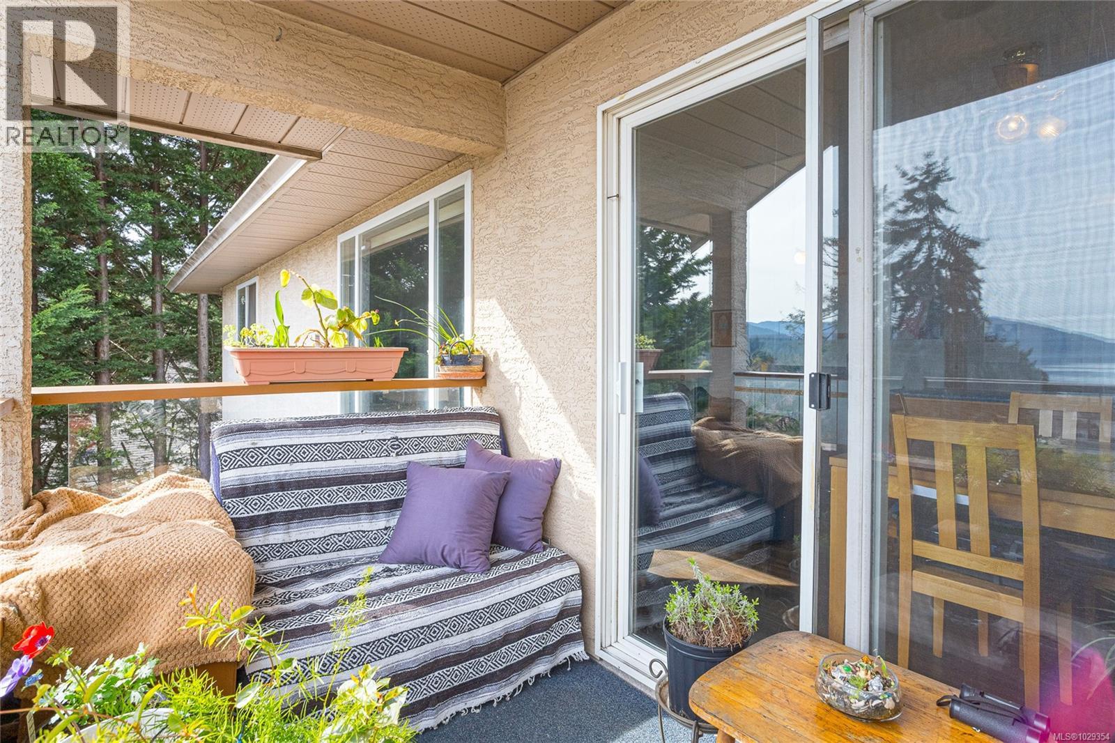 #7 8150 ARTHUR ST - 11