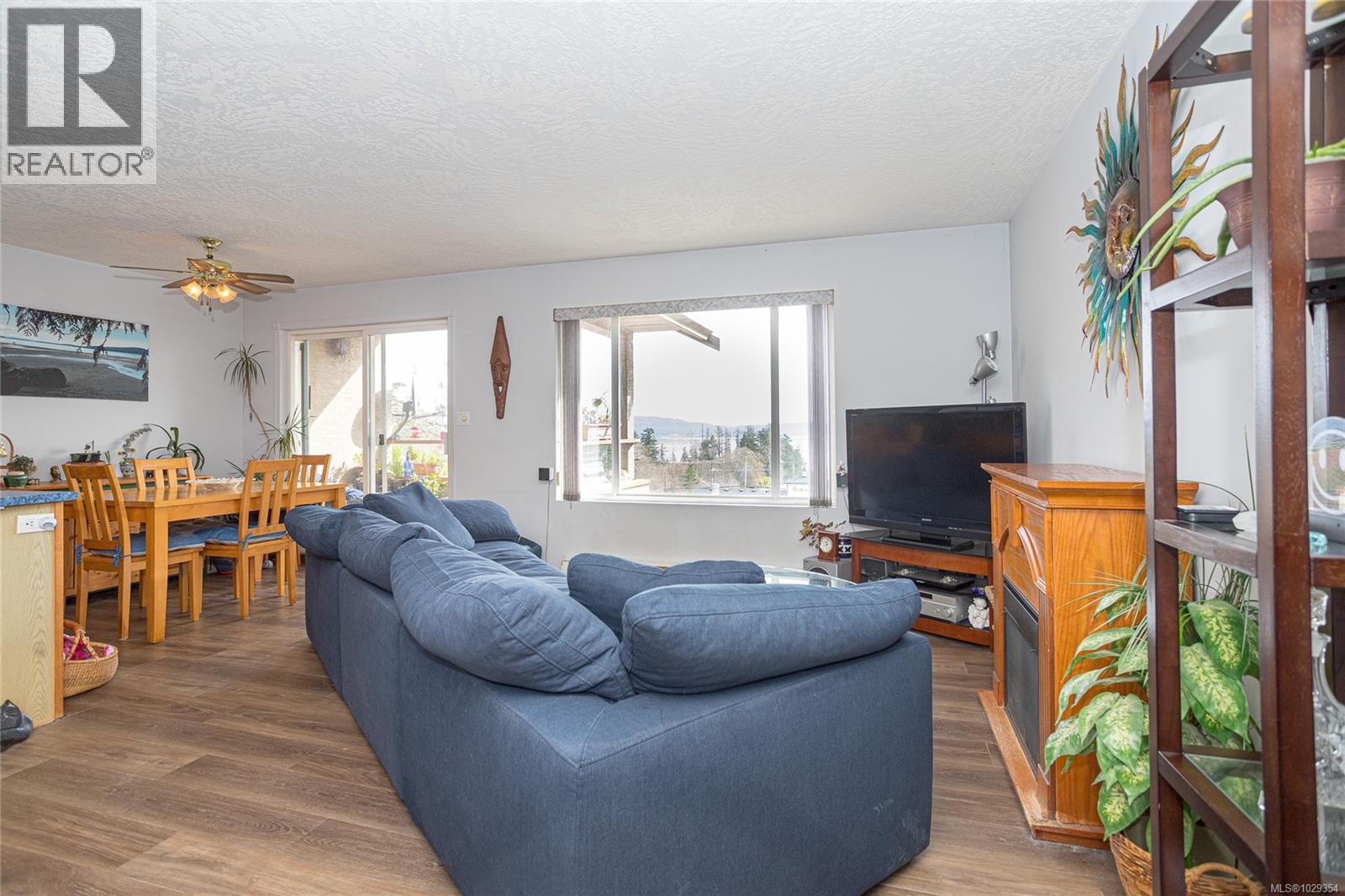 #7 8150 ARTHUR ST - 4