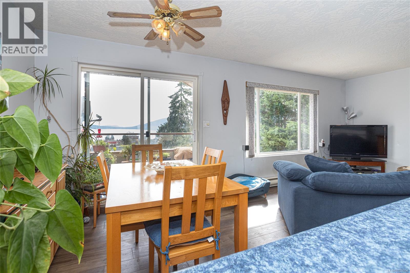 #7 8150 ARTHUR ST - 5