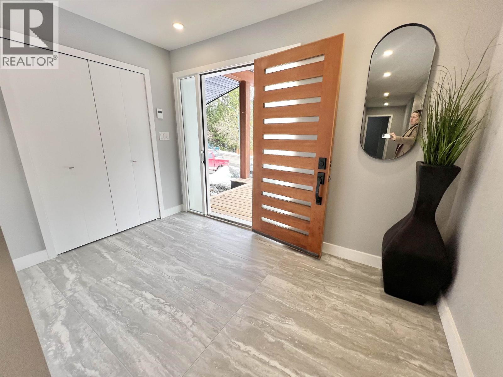 1625 E 7 AVENUE - 21