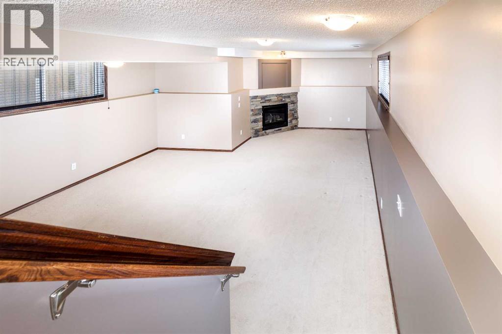 
          36 johns Street
            <br/>
            <span>Red Deer</span>
            , 
            <span>AB</span>
             <span>T4P4C8</span>
         - Photo 9