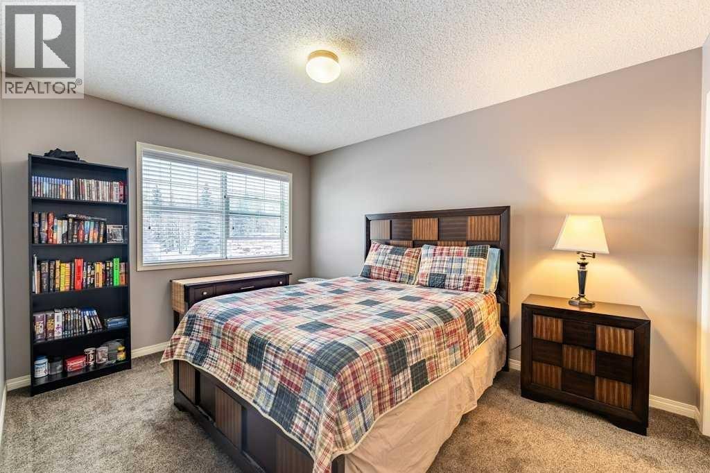 Single Family House for Sale in  Springbluff Boulevard SW Springbank Hill Calgary 