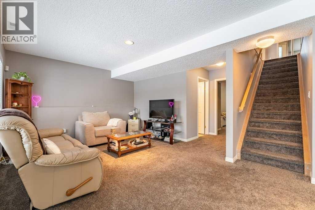 Single Family House for Sale in  Springbluff Boulevard SW Springbank Hill Calgary 