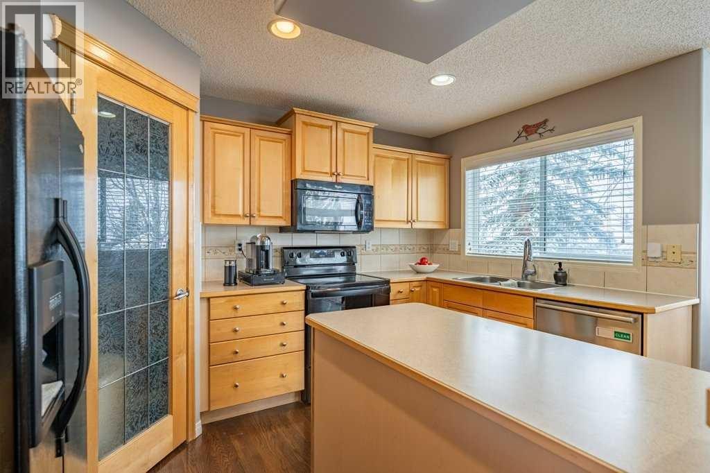 Single Family House for Sale in  Springbluff Boulevard SW Springbank Hill Calgary 