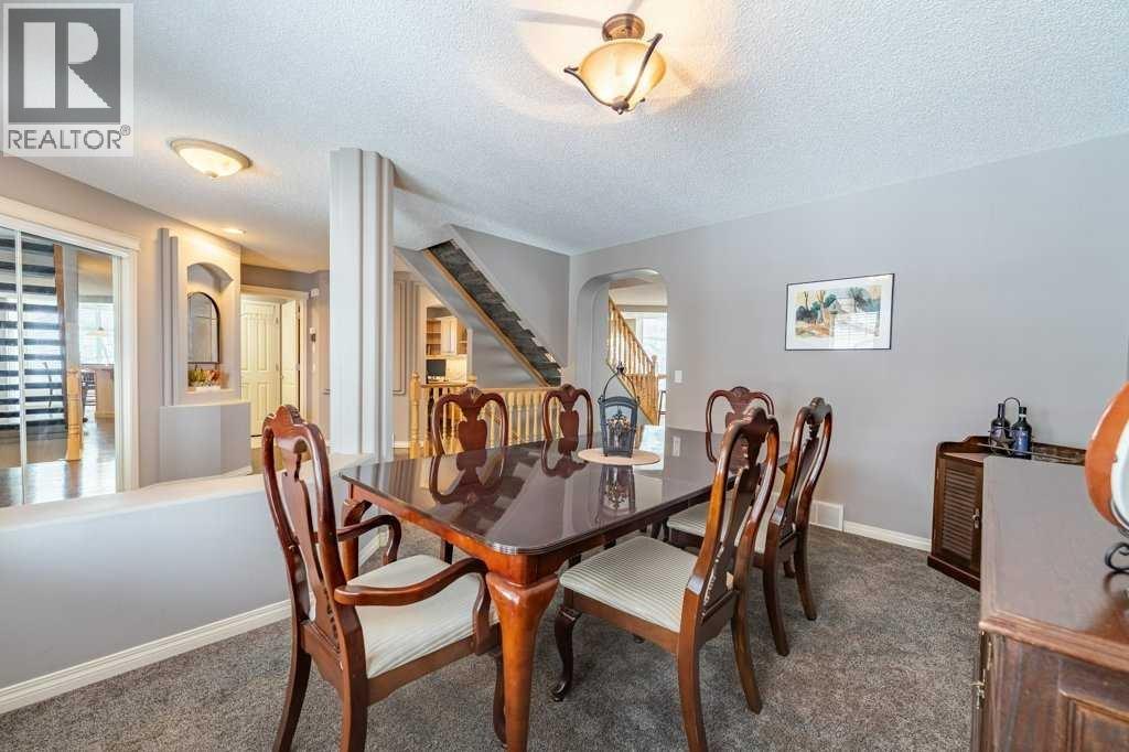 Single Family House for Sale in  Springbluff Boulevard SW Springbank Hill Calgary 