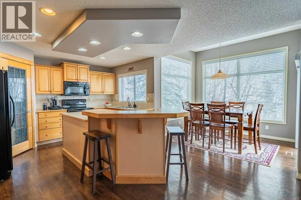 Single Family House for Sale in  Springbluff Boulevard SW Springbank Hill Calgary 