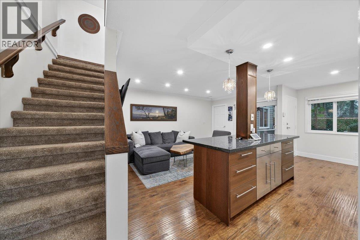 44 1240 FALCON DRIVE, Coquitlam