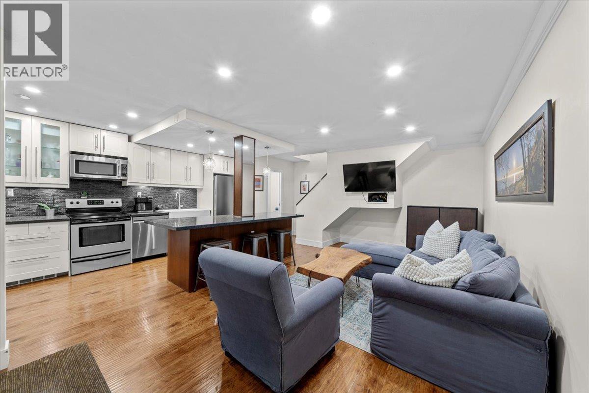 44 1240 FALCON DRIVE, Coquitlam