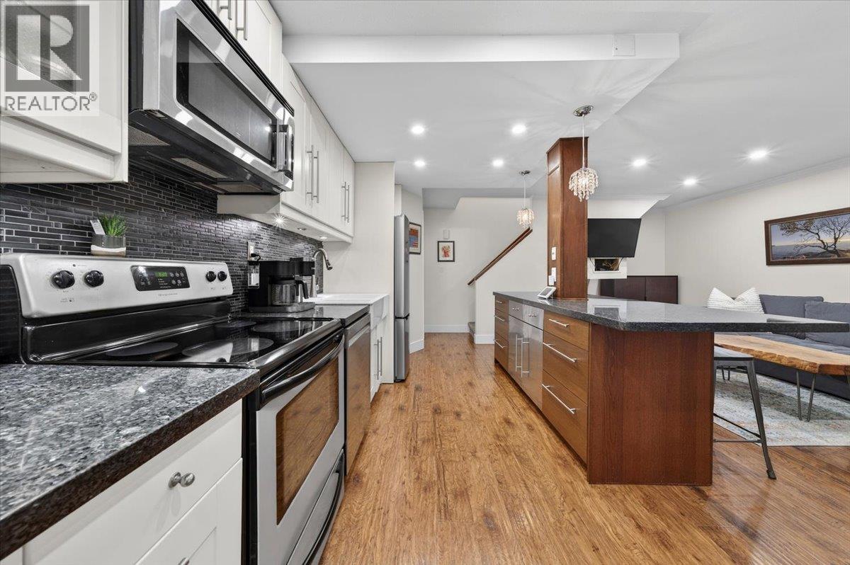 44 1240 FALCON DRIVE, Coquitlam