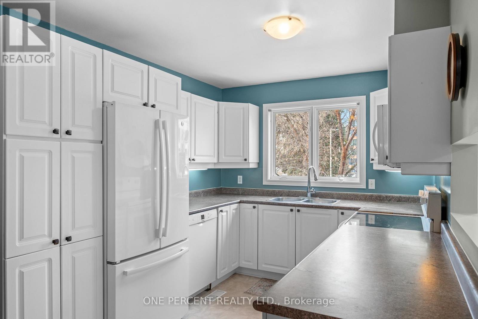 30 MAPLEHURST AVENUE — photo 22